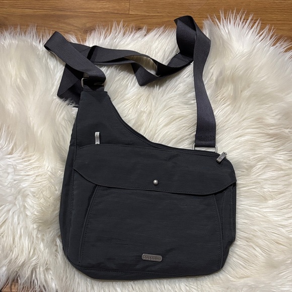 Baggallini Medium Grey Crossbody Bag - Picture 1 of 2